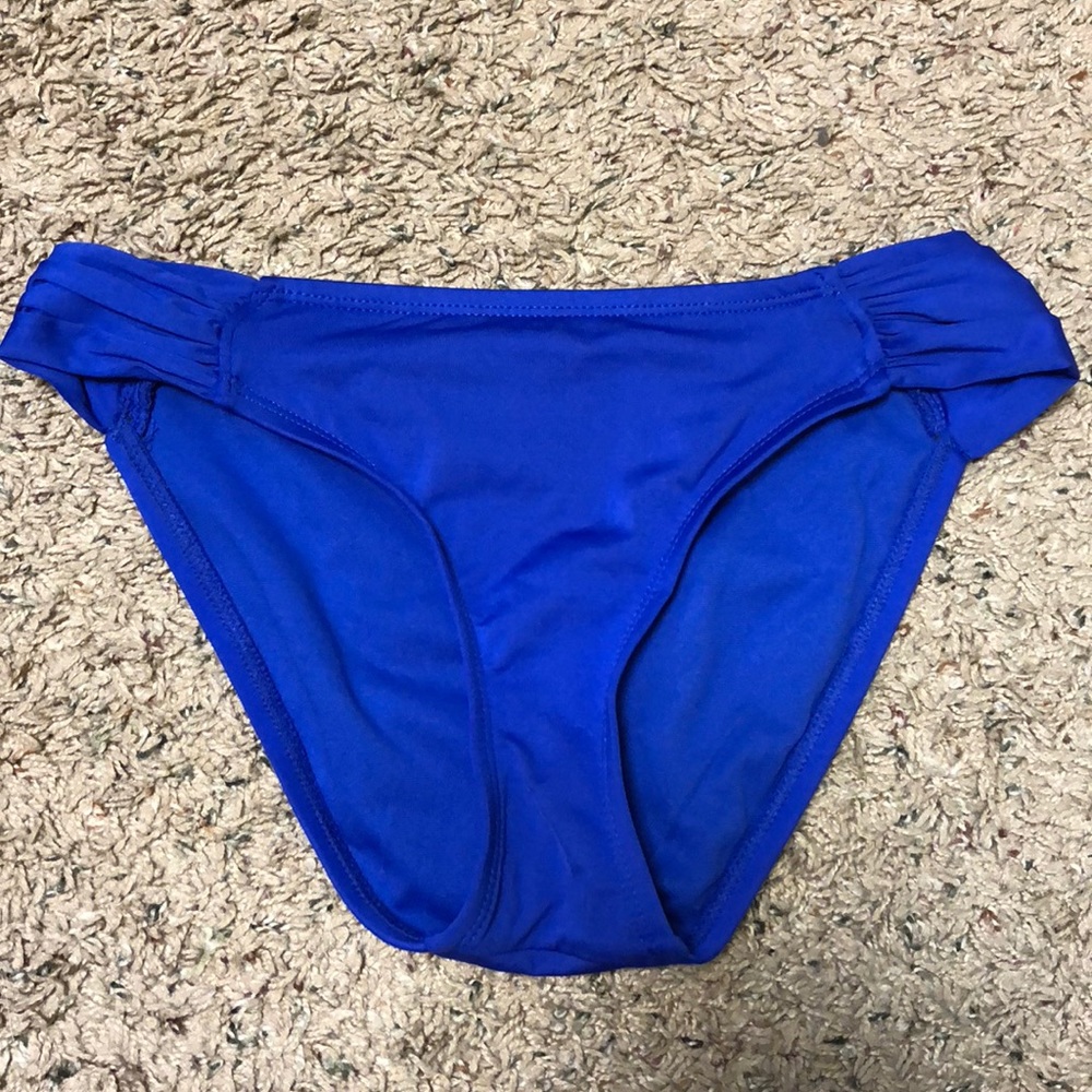 Swimsuit - Picture 2 of 4